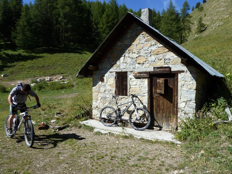 cabane_autapie_2011_033.jpg