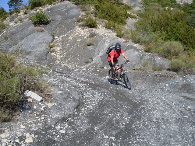 col_du_defend_23.jpg